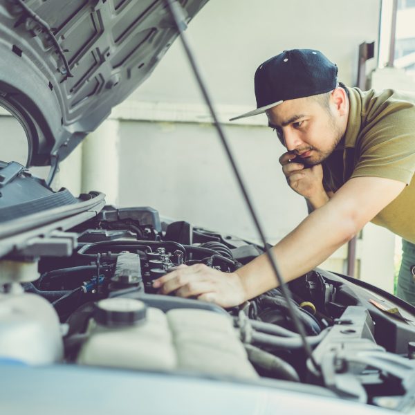 Most Americans cannot handle all but most basic car repairs themselves