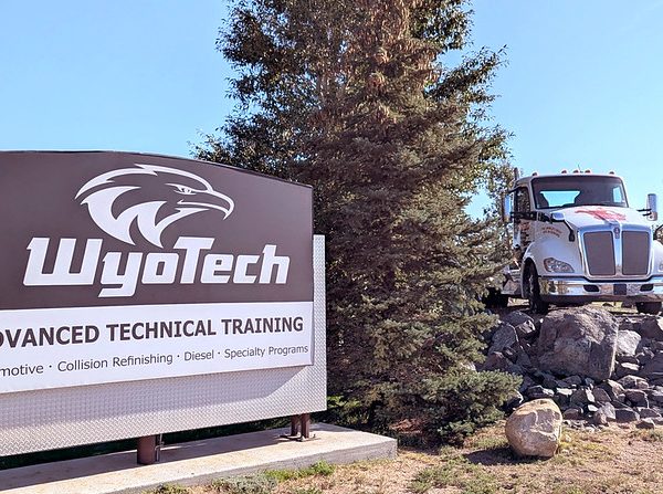 Kenworth teams with Wyoming School to Launch NextTech program