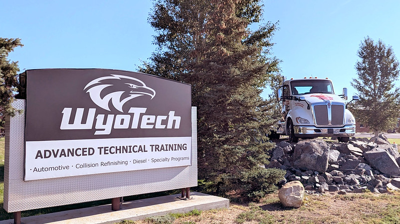 Kenworth teams with Wyoming School to…