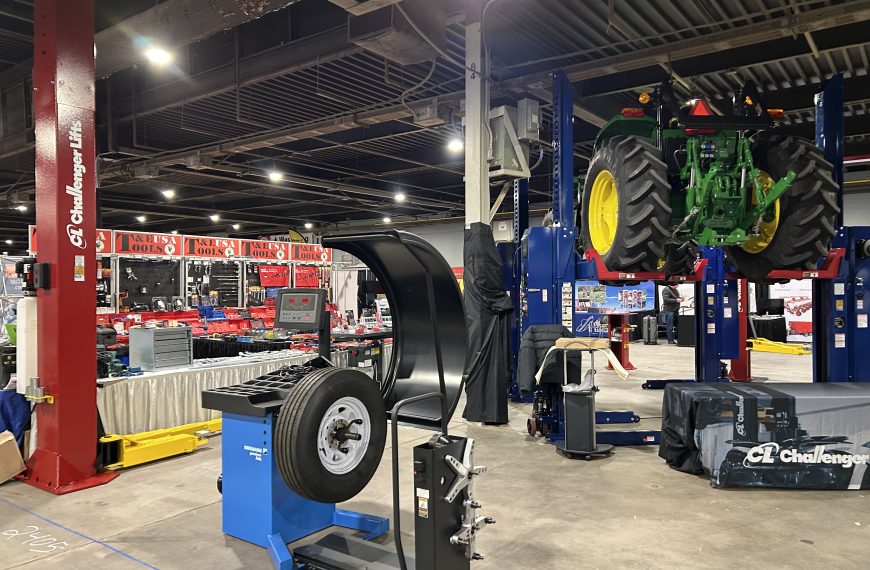 Snap-on’s Challenger Lifts and Hoffmann to exhibit at farm machinery show in Louisville