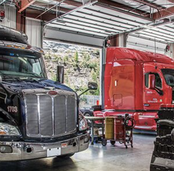 Peterbilt recognizes members of its dealers netork