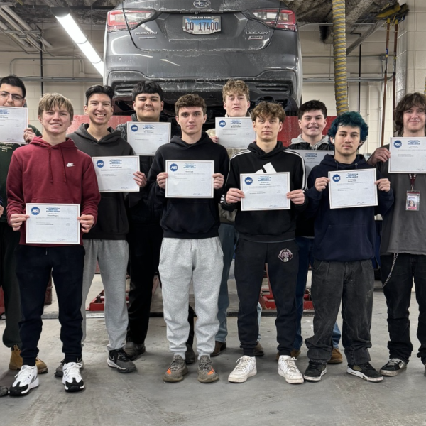 Illinois high school students receive ASE certification