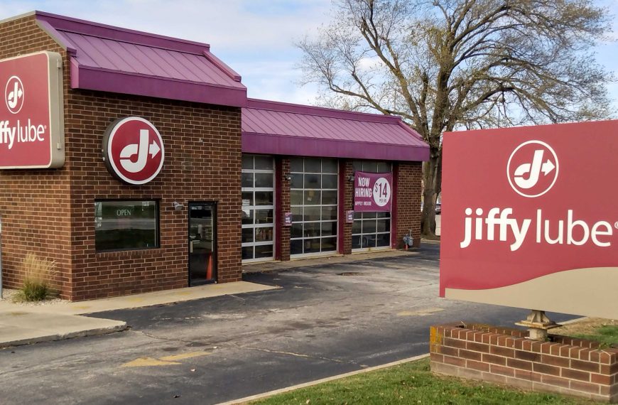 Private investment firm pays $1.3 billion for jiffy Lube
