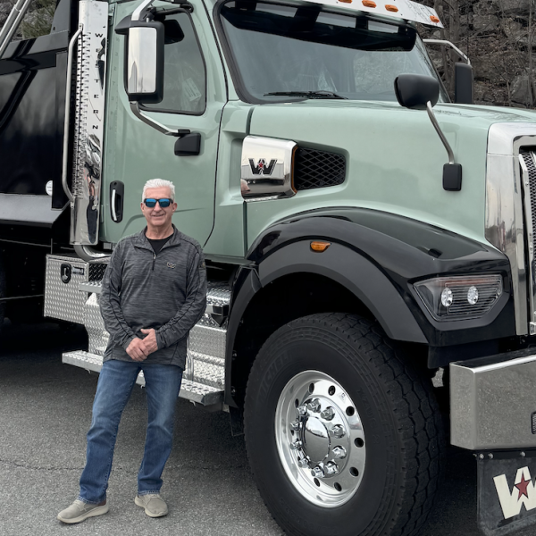 Advantage Truck group’s Rod Dunham honored by Western Star