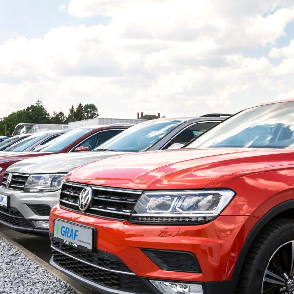 VW issues 2 recalls; one for steering problem, one for software issue